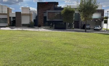 TERRENO EXCELENTE UBICACIÓN, PARQUE POTOSÍ