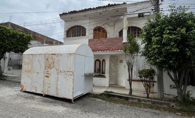CASA EN VENTA EN FRACCIONAMIENTO ATENAS