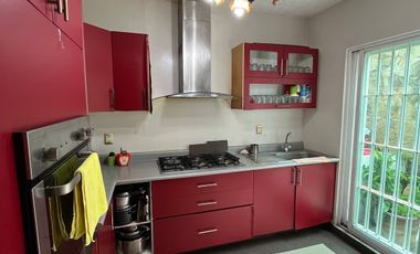 CASA EN VENTA EN FRACCIONAMIENTO ATENAS