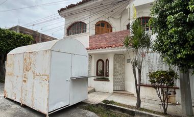 CASA EN VENTA EN FRACCIONAMIENTO ATENAS