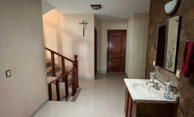 CASA EN VENTA EN FRACCIONAMIENTO ATENAS