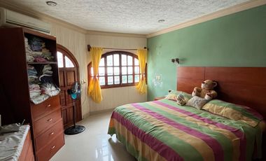 CASA EN VENTA EN FRACCIONAMIENTO ATENAS