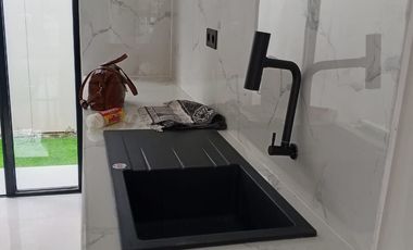 Rumah dijual 2 Lantai, Baru Pondok Gede, Bekasi dekat ke Lubang Buaya