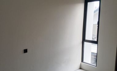 Rumah dijual 2 Lantai, Baru Pondok Gede, Bekasi dekat ke Lubang Buaya