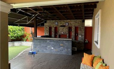 VENTA DE CASA EN CHANIS RESIDENCIAL CASTEL NOVO 280 JP