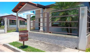 LA CHORRERA / ARBOLEDAS / LOS ROBLES / 272M / 3 HABITACION / ESQUINA