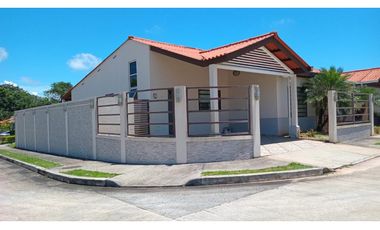 LA CHORRERA / ARBOLEDAS / LOS ROBLES / 272M / 3 HABITACION / ESQUINA