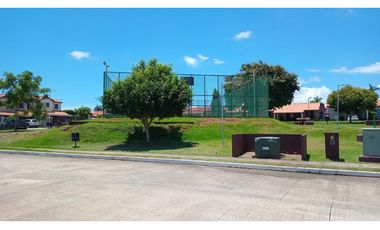 LA CHORRERA / ARBOLEDAS / LOS ROBLES / 272M / 3 HABITACION / ESQUINA