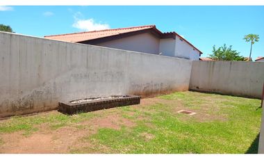 LA CHORRERA / ARBOLEDAS / LOS ROBLES / 272M / 3 HABITACION / ESQUINA