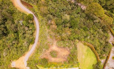 LOTE EN PARCELACIÓN CON HERMOSA VISTA HACIA FIZEBAD Y LA REPRESA