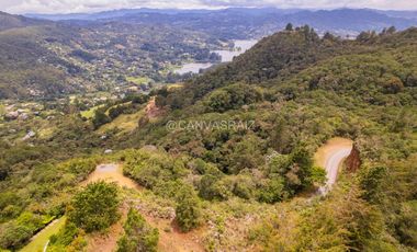 LOTE EN PARCELACIÓN CON HERMOSA VISTA HACIA FIZEBAD Y LA REPRESA