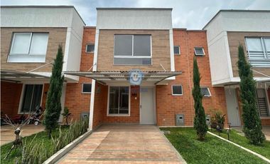 Casa en venta en montearroyo