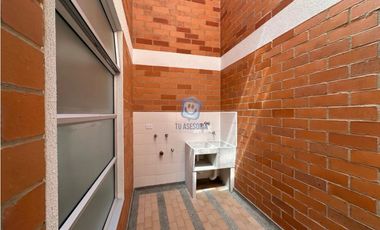 Casa en venta en montearroyo