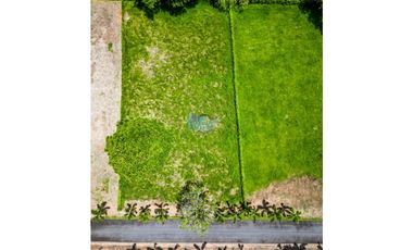 Lote en Restrepo – 2.200 m² con árboles y portería privada 🌳