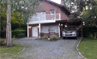 HERMOSA CASA EN CARILO (CON JACUZZI Y PISCINA)