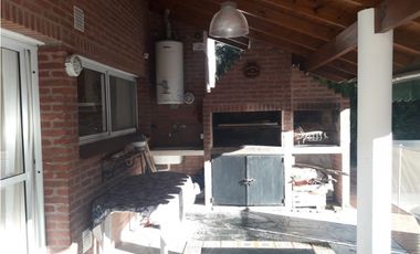 HERMOSA CASA EN CARILO (CON JACUZZI Y PISCINA)