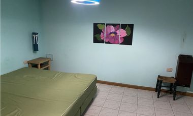 Casa con 2 lotes y pileta en Mar de Cobo