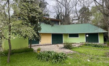 Casa con 2 lotes y pileta en Mar de Cobo