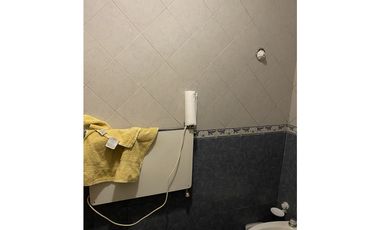 Casa con 2 lotes y pileta en Mar de Cobo