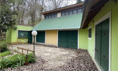 Casa con 2 lotes y pileta en Mar de Cobo