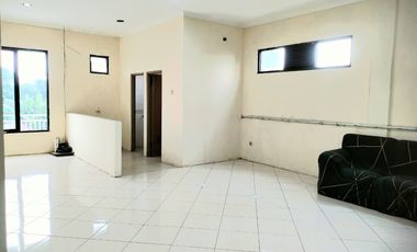 DIJUAL/DISEWAKAN BANGUNAN lok strategis  siap huni di Jatisari Jatiasi