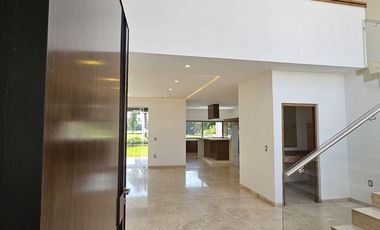 Casa nueva en venta en Paraíso Country Club, Morelos.