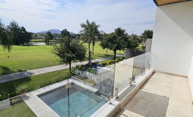 Casa nueva en venta en Paraíso Country Club, Morelos.
