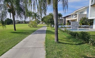 Casa nueva en venta en Paraíso Country Club, Morelos.