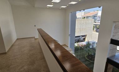 Casa nueva en venta en Paraíso Country Club, Morelos.