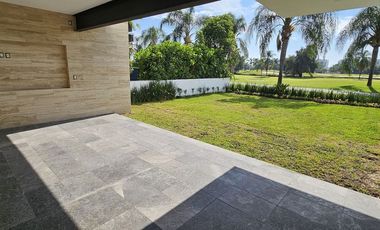 Casa nueva en venta en Paraíso Country Club, Morelos.