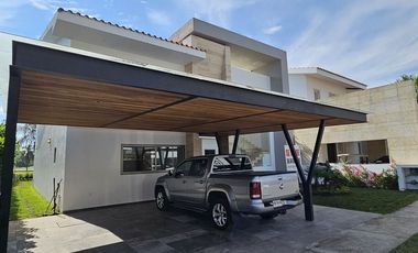 Casa nueva en venta en Paraíso Country Club, Morelos.