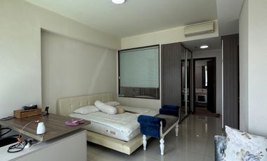 Rent Apartment St. Moritz Presidential Suite Tower Kembangan Full Furnished 300 Jt/Year Nego