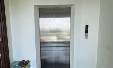 Rent Apartment St. Moritz Presidential Suite Tower Kembangan Full Furnished 300 Jt/Year Nego