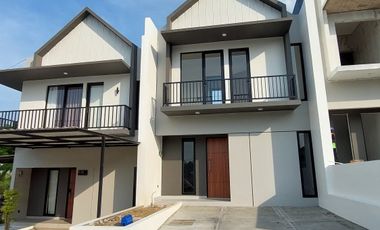 DIJUAL RUMAH BEST VIEW DEPAN TAMAN DI TEMBALANG SEMARANG