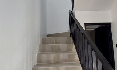 DIJUAL RUMAH BEST VIEW DEPAN TAMAN DI TEMBALANG SEMARANG