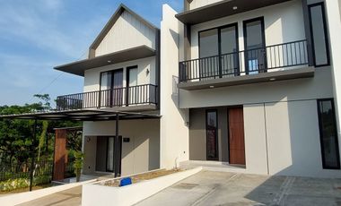 DIJUAL RUMAH BEST VIEW DEPAN TAMAN DI TEMBALANG SEMARANG