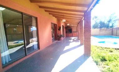 GRAN CASA ESQUINA EN CIUDAD DE LOS VALLES