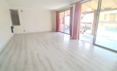 GRAN CASA ESQUINA EN CIUDAD DE LOS VALLES