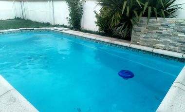 HERMOSA CASA SEMI NUEVA CON PISCINA