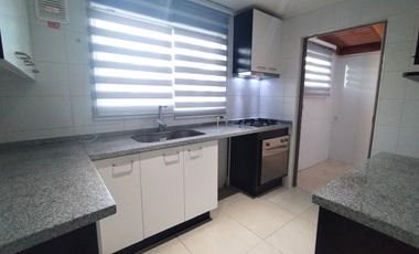 HERMOSA CASA SEMI NUEVA CON PISCINA