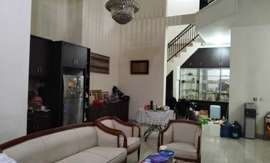 Rumah Mewah Dalam Komplek di Jatiwaringin Bekasi