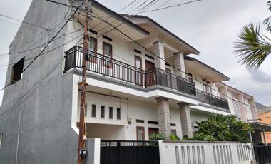 Rumah Mewah Dalam Komplek di Jatiwaringin Bekasi