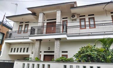 Rumah Mewah Dalam Komplek di Jatiwaringin Bekasi