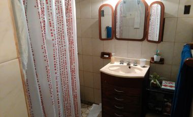 Venta Casa de 3 dormitorios y garaje para 2 autos - La Tablada, Rosario