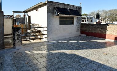 Venta Casa de 3 dormitorios y garaje para 2 autos - La Tablada, Rosario
