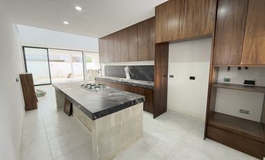 Casa en venta Privada Soluna Temozón Norte