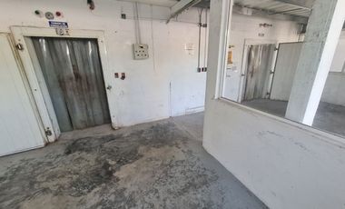 SE RENTA BODEGA CON CAMARAS FRIGORIFICAS Y OFICINAS. CARMEN, CAMPECHE.