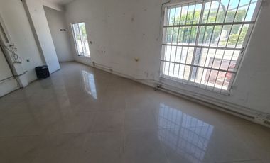 SE RENTA BODEGA CON CAMARAS FRIGORIFICAS Y OFICINAS. CARMEN, CAMPECHE.