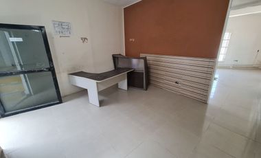 SE RENTA BODEGA CON CAMARAS FRIGORIFICAS Y OFICINAS. CARMEN, CAMPECHE.
