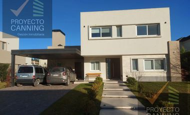 Venta de Casa  en Barrio Don Joaquin Canning